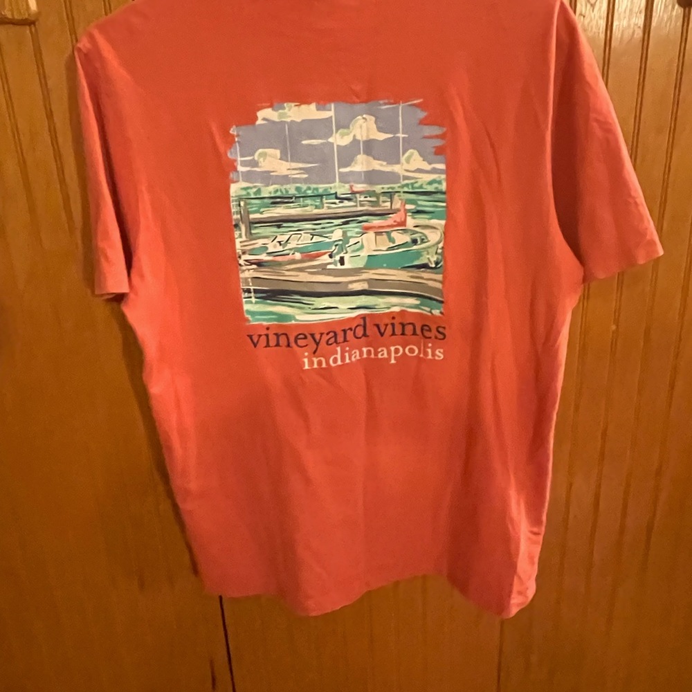 Vineyard vine T-shirt